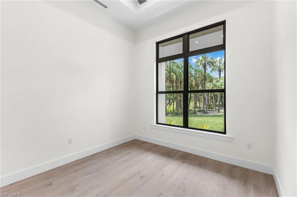 740 13th ST, Naples, FL 34120,225010442
