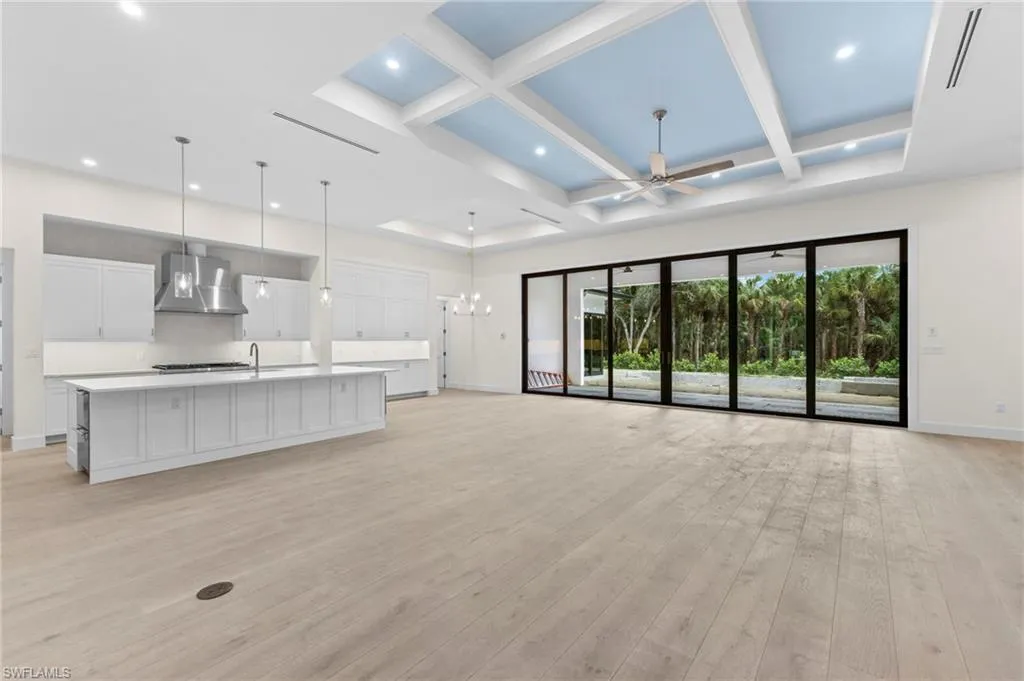 740 13th ST, Naples, FL 34120,225010442