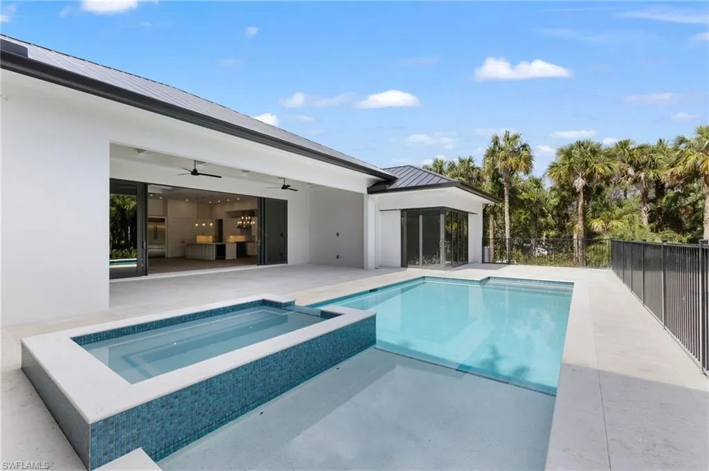 740 13th ST, Naples, FL 34120,225010442