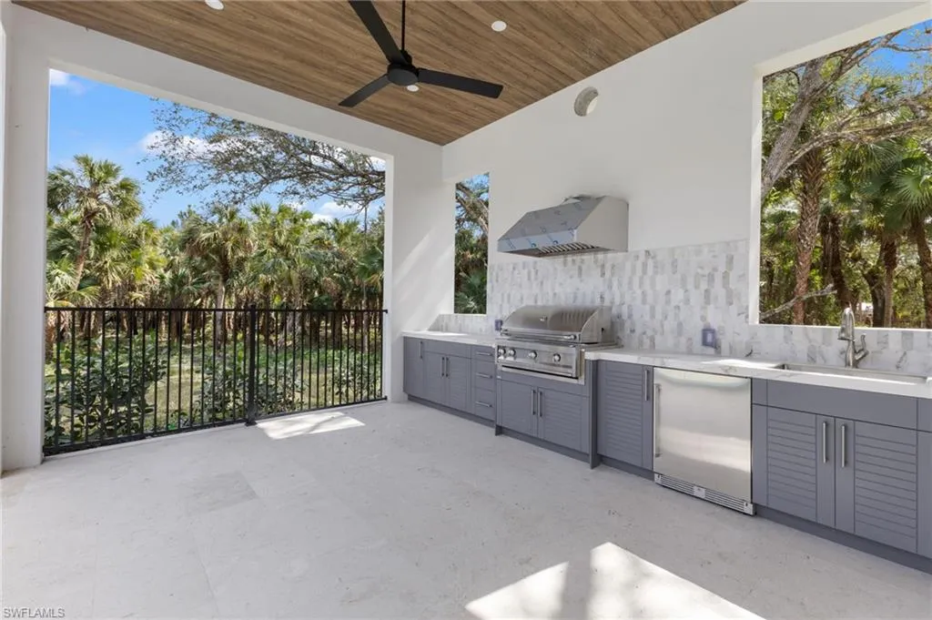 740 13th ST, Naples, FL 34120,225010442