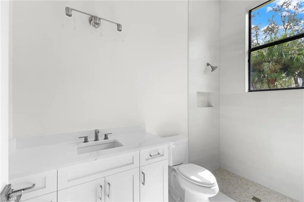 740 13th ST, Naples, FL 34120,225010442