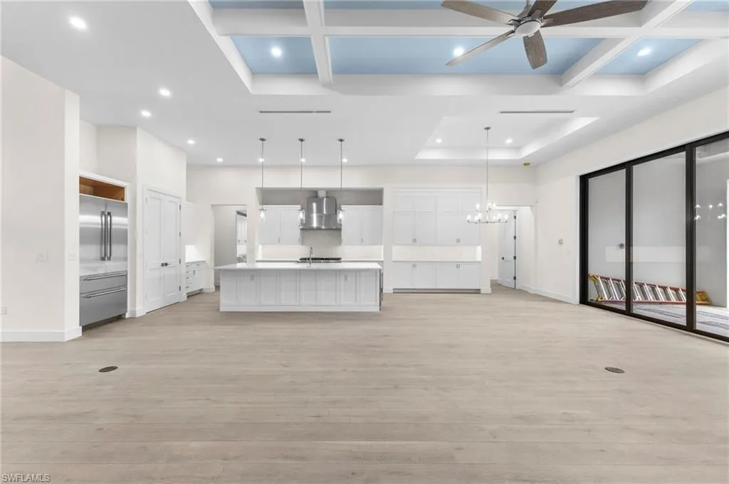 740 13th ST, Naples, FL 34120,225010442