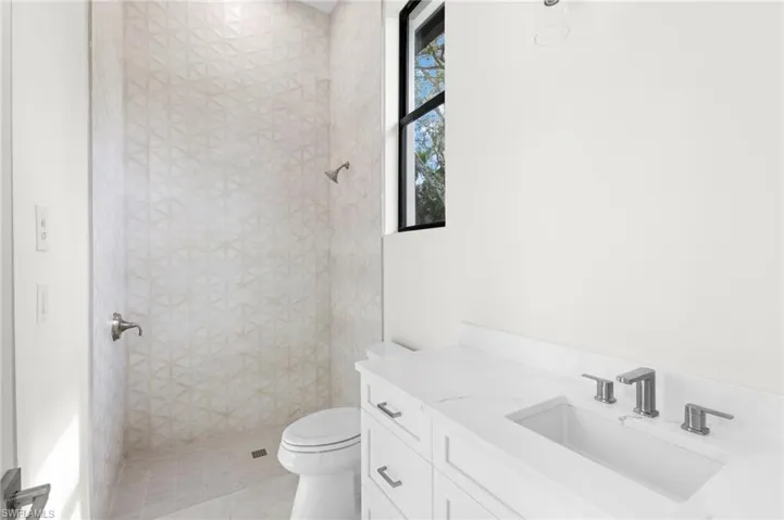 Junior Master Suite