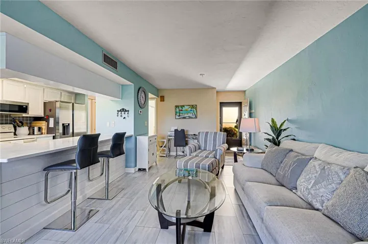 LIVING ROOM & BREAKFAST AREA