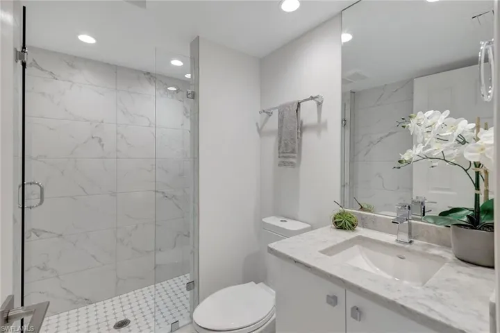 4651 Gulf Shore Blvd 806 - Updated Guest Bath