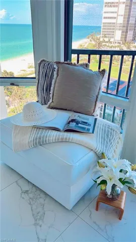 4651 Gulf Shore Blvd - Guest Bedroom