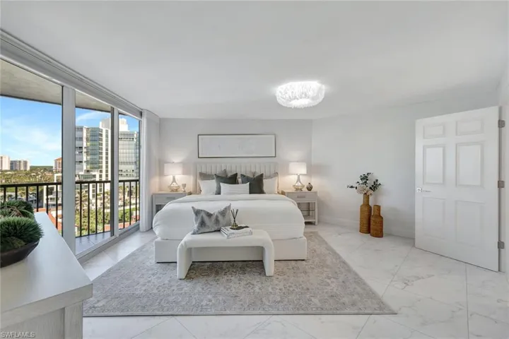4651 Gulf Shore Blvd 806 - Oversized Primary Bedroom with Sliders to Balcony