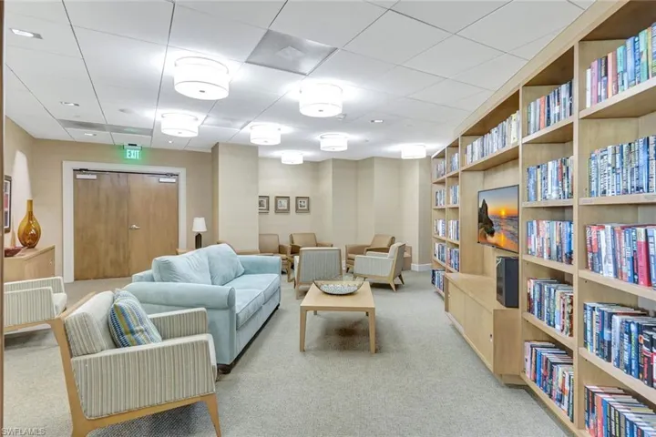 4651 Gulf Shore Blvd 806 - Library room