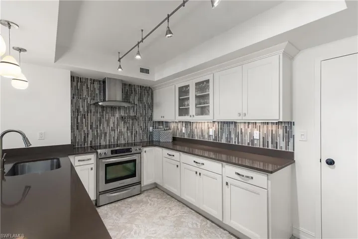 3115 Gulf Shore Blvd N 203s, Naples, Florida 34103