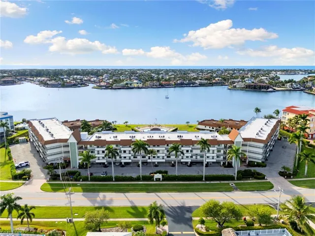 750 Elkcam Cir 215, Marco Island, Florida 34145