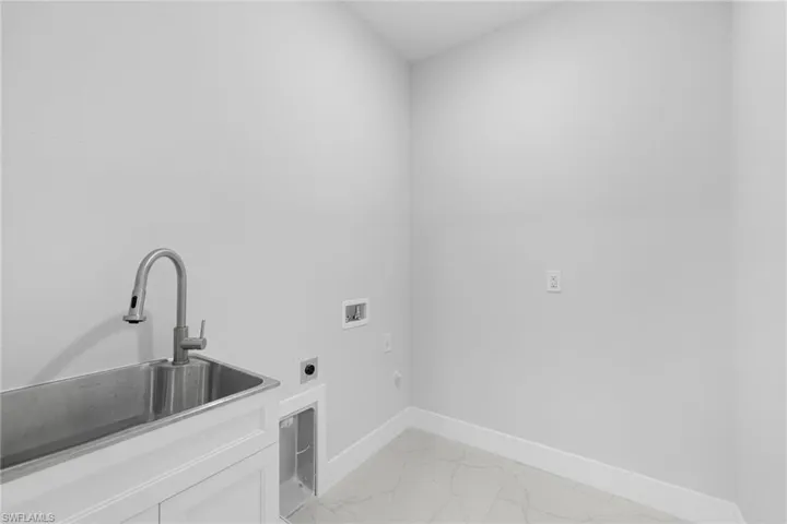 1722  Unice N AVE, Lehigh Acres, FL 33971