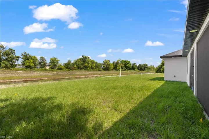 1722  Unice N AVE, Lehigh Acres, FL 33971