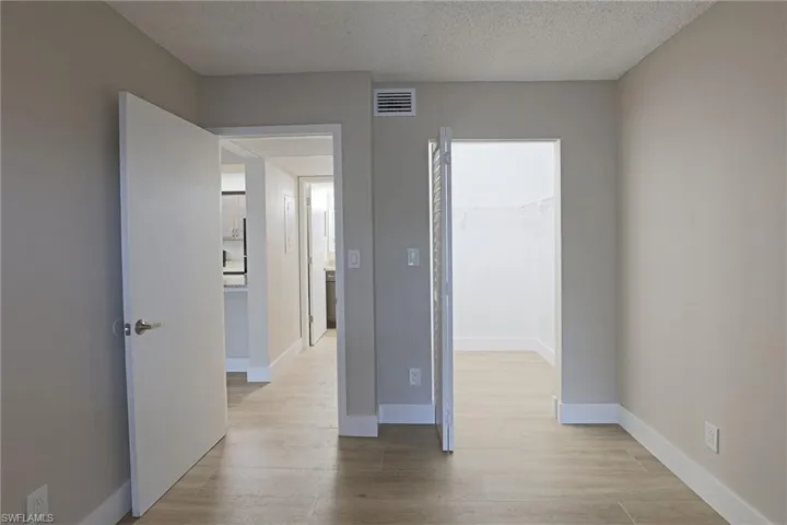 5329  Summerlin  RD, Fort Myers, FL 33919