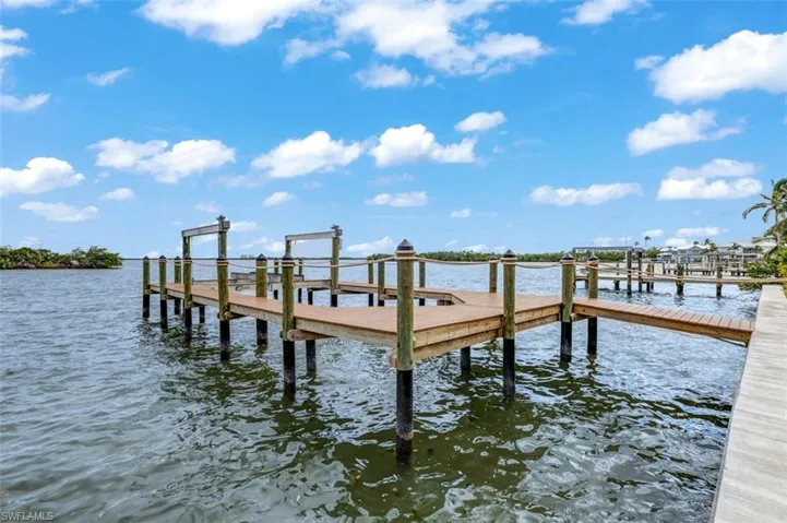 15  Bayview  BLVD, Fort Myers Beach, FL 33931