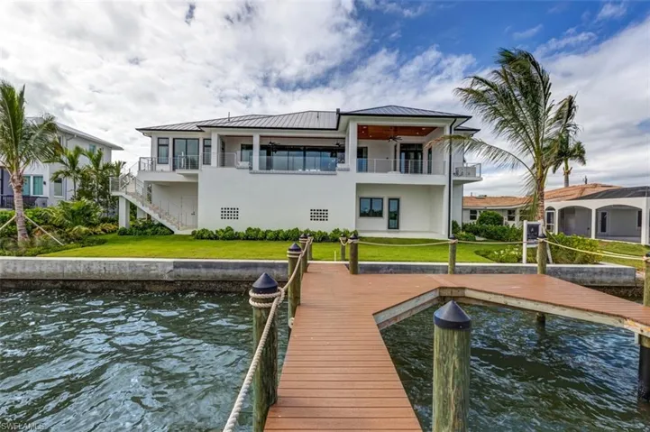 15  Bayview  BLVD, Fort Myers Beach, FL 33931