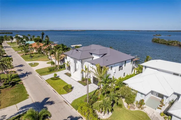 15  Bayview  BLVD, Fort Myers Beach, FL 33931