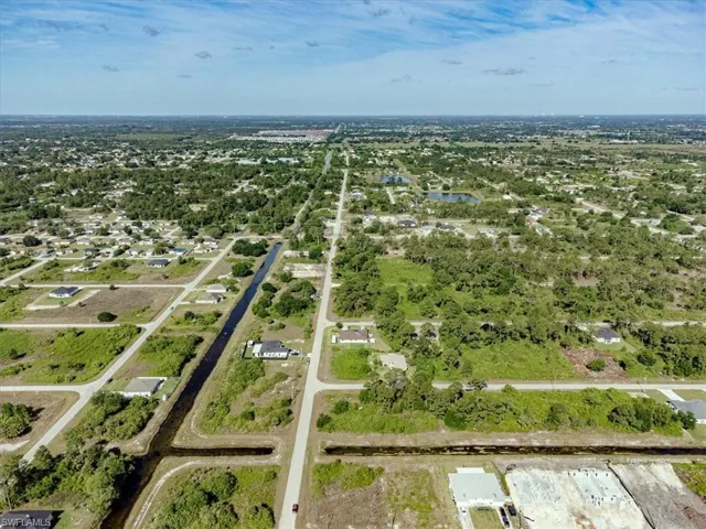 496-498  Loretta S AVE, Lehigh Acres, FL 33974