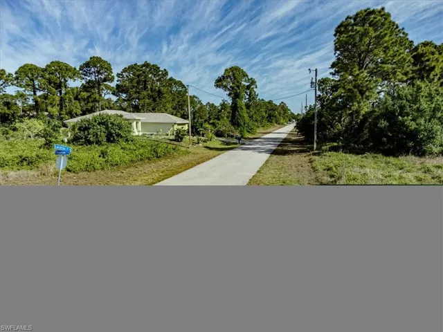 496-498  Loretta S AVE, Lehigh Acres, FL 33974