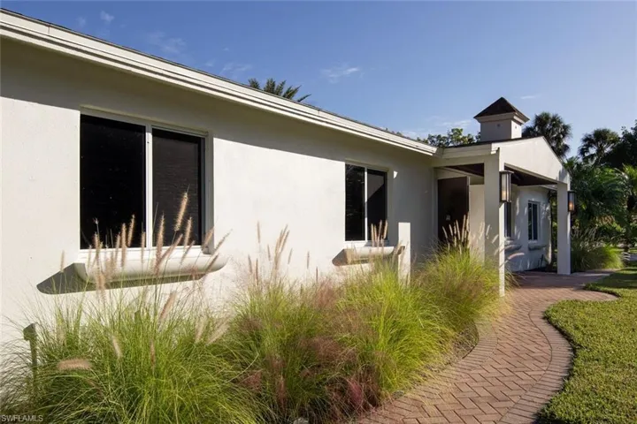 View of home's exterior