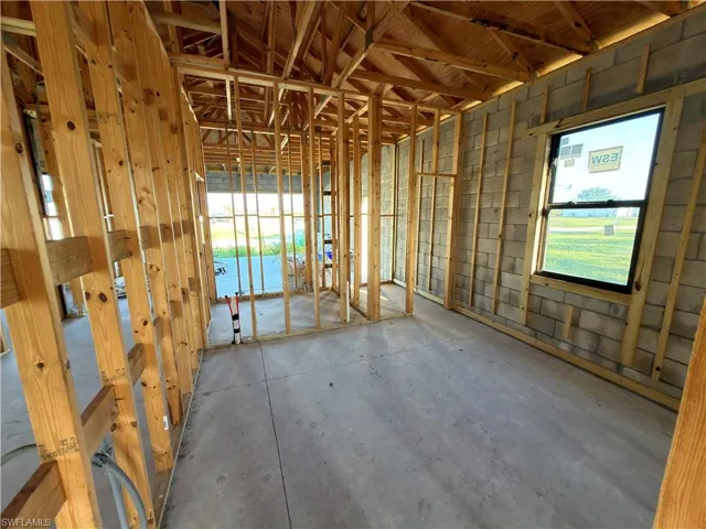 2713 Nw 18th Ave, Cape Coral, Florida 33993