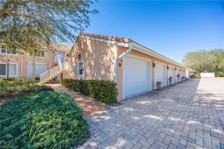 separate 1 car garage