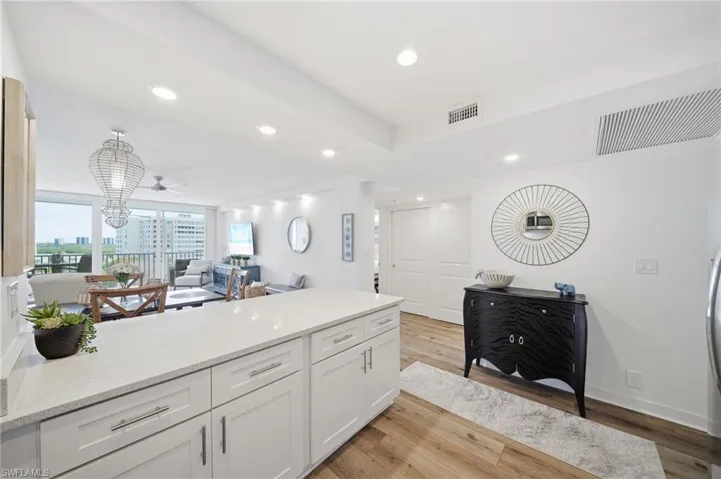 Clean lines and a functional layout. Every detail in this unit has been thought through.