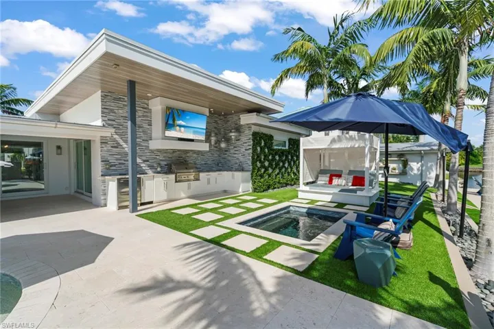 12743 Dennis Dr, Fort Myers, Florida 33908