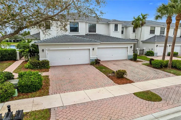 15163  Summit Place  CIR, Naples, FL 34119