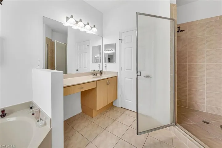 15163  Summit Place  CIR, Naples, FL 34119