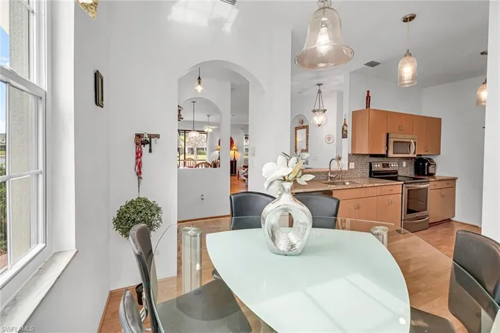 15163  Summit Place  CIR, Naples, FL 34119