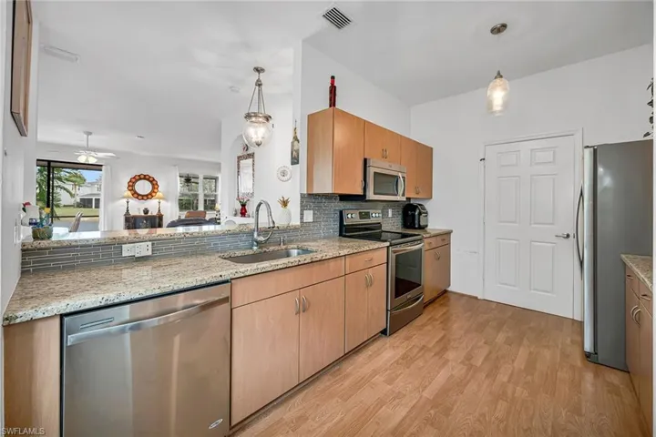 15163  Summit Place  CIR, Naples, FL 34119