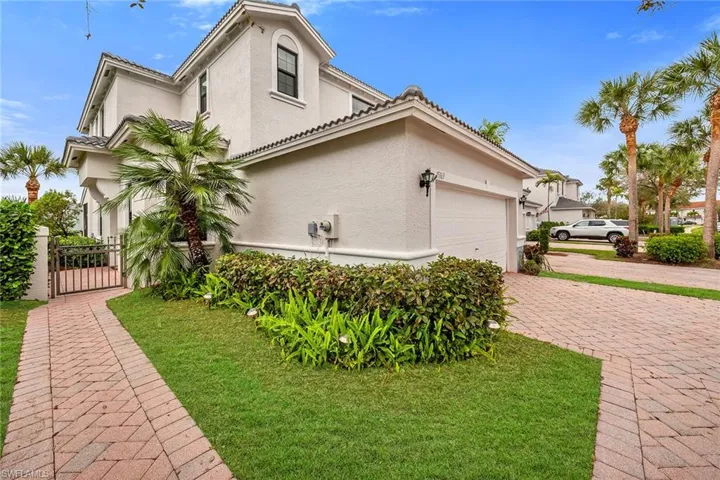 15163  Summit Place  CIR, Naples, FL 34119