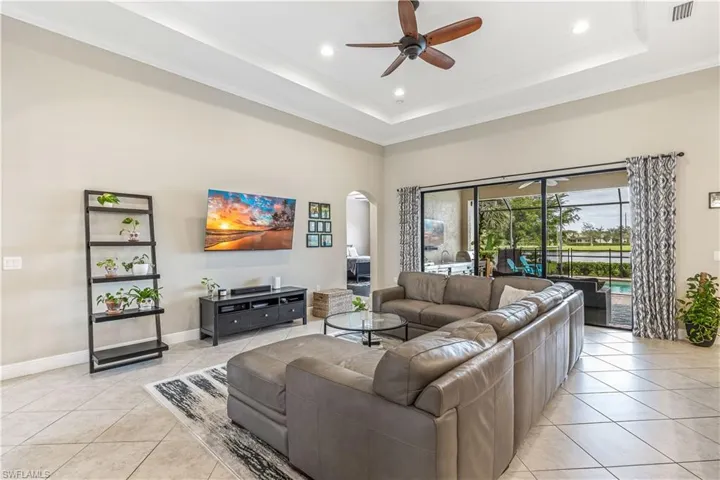 10097 Avalon Lake Cir, Fort Myers Fl 33913