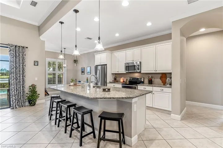 10097 Avalon Lake Cir, Fort Myers Fl 33913