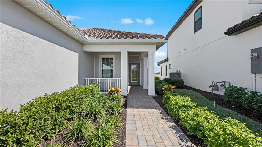 4682  Centaurus  CIR, Naples, FL 34120