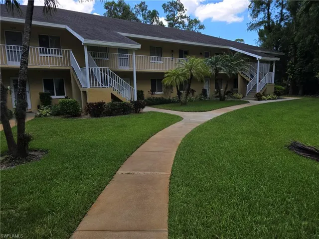 5622 Woodmere Lake Cir B102, Naples, Florida 34112