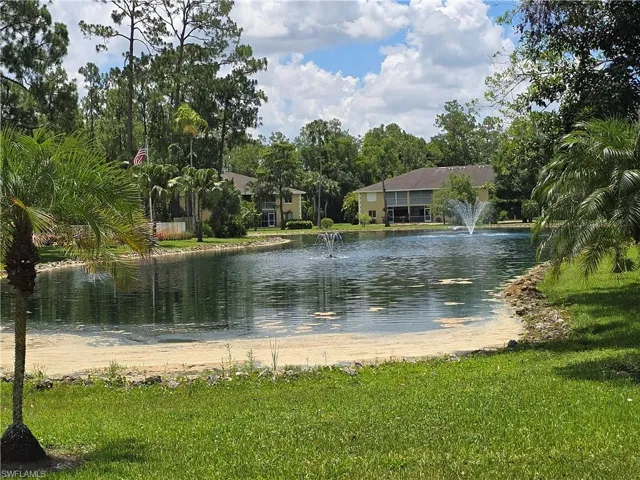 Enjoy view of Lake and Fountains