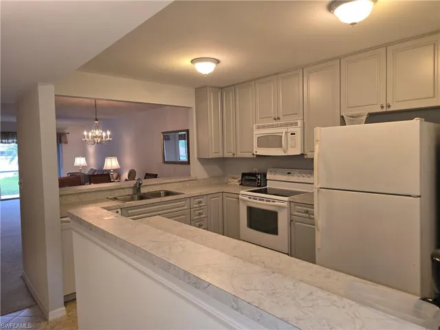 5622 Woodmere Lake Cir B102, Naples, Florida 34112