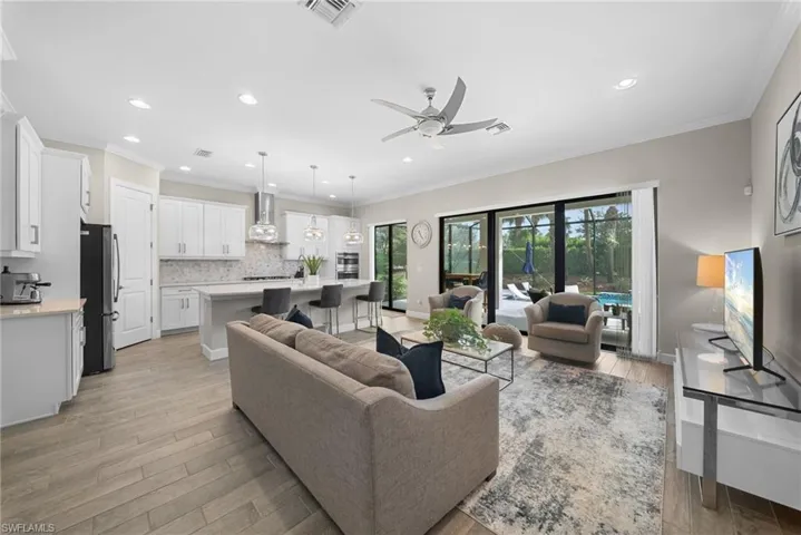 8461 Sevilla Ct, Naples, Florida 34114