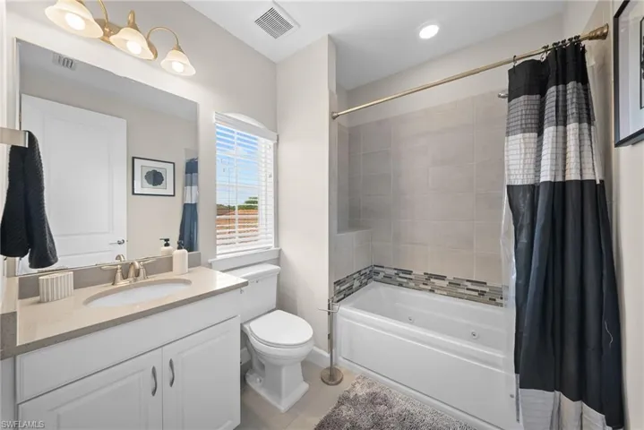 8461 Sevilla Ct, Naples, Florida 34114