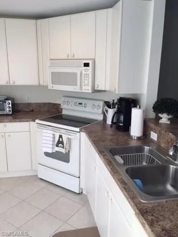3025 Driftwood Way 3203, Naples, Florida 34109