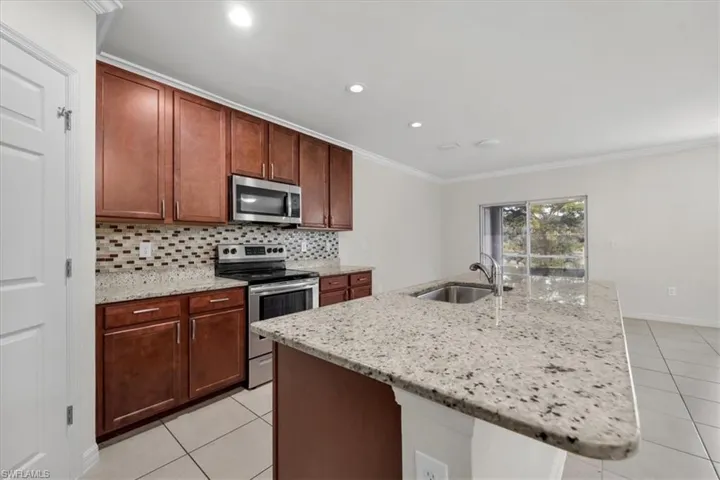 673 Hadley St E, Naples, Florida 34104