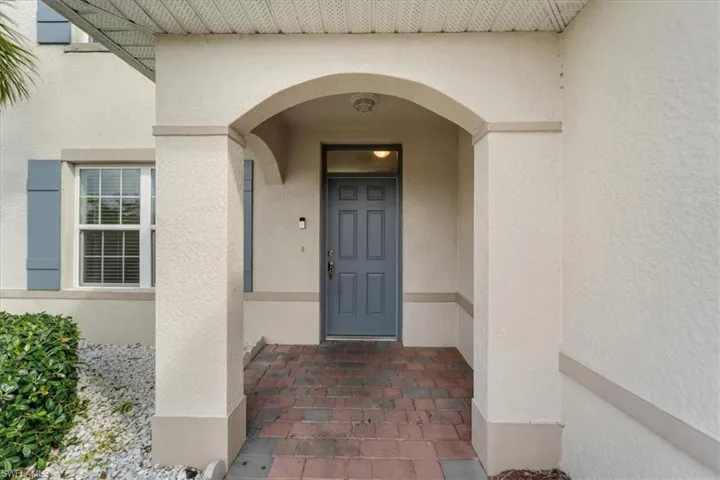 673 Hadley St E, Naples, Florida 34104