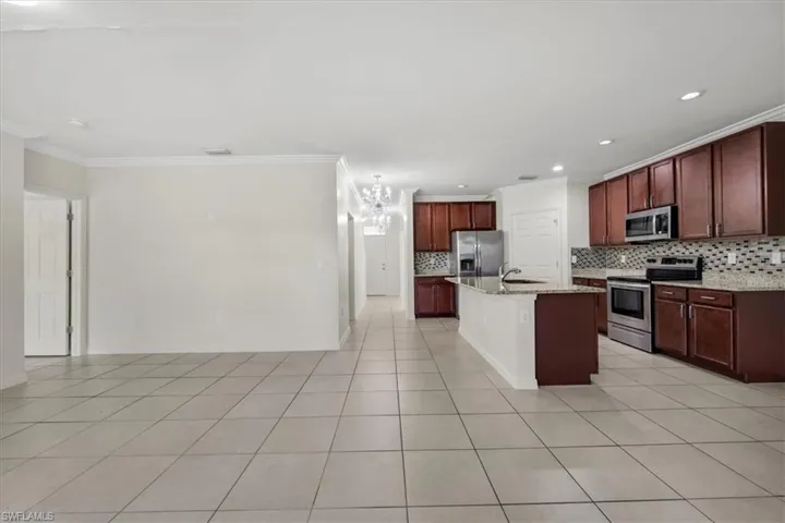 673 Hadley St E, Naples, Florida 34104