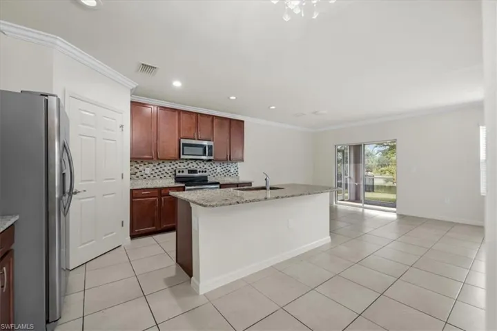 673 Hadley St E, Naples, Florida 34104