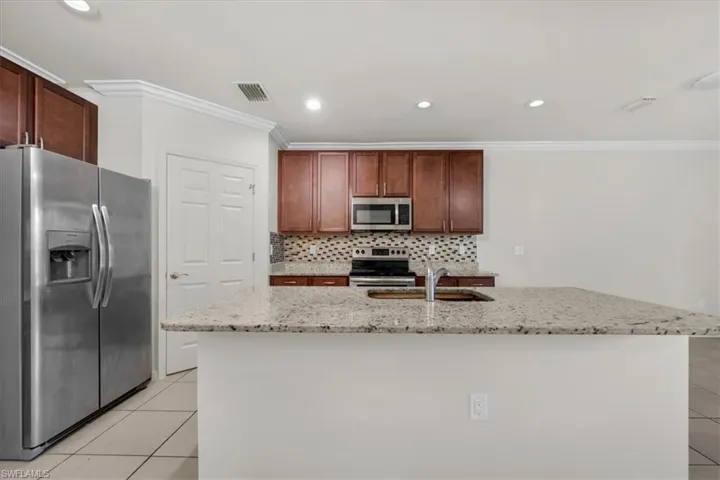 673 Hadley St E, Naples, Florida 34104