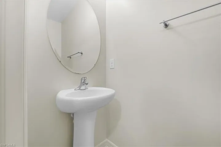 673 Hadley St E, Naples, Florida 34104