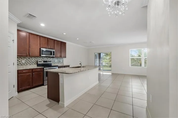 673 Hadley St E, Naples, Florida 34104