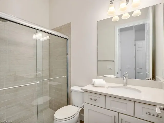 Secondary bedroom's ensuite