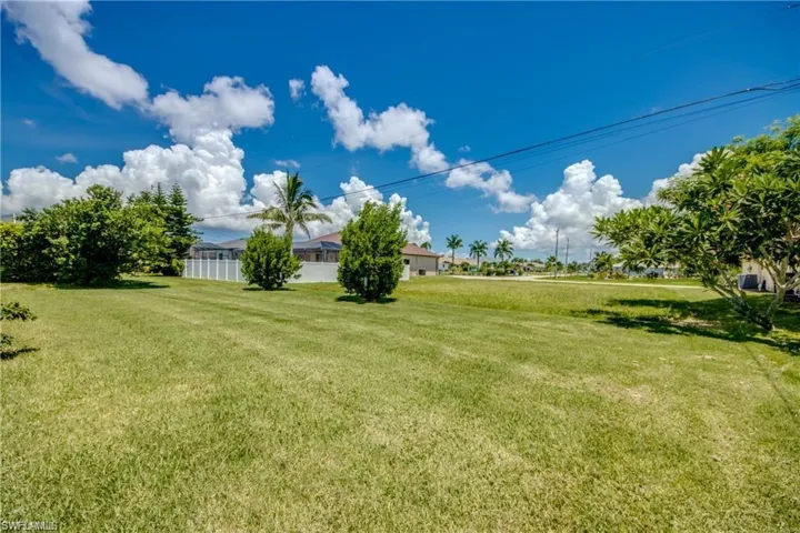 1715 Sw 43rd St, Cape Coral Fl 33914